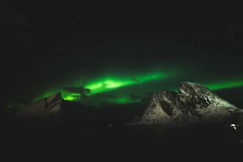 Northern Lights 4K Wallpaper · space · 3840×2574