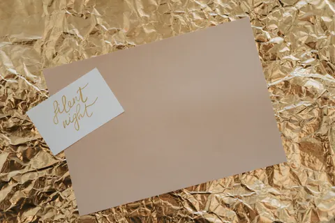 Fond d'écran Feuille d'or 4K · textures · 3840×2560