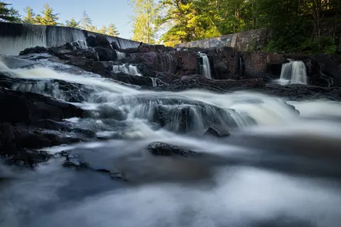 Seidenwasserfall 4K Hintergrundbild · waterfall · 3840×2560
