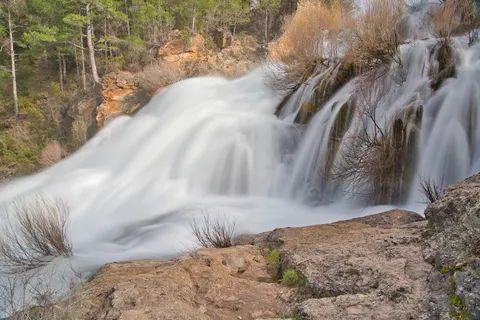 Silky Waterfall 4K Wallpaper · waterfall · 3840×2560