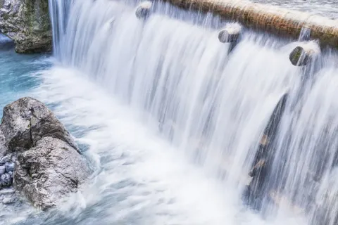 Silky Waterfall 4K Wallpaper · waterfall · 3840×2560