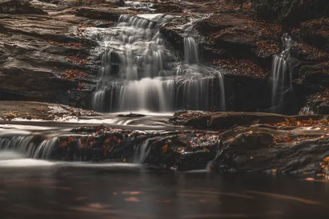 Silky Waterfall 4K Wallpaper · waterfall · 3840×2560