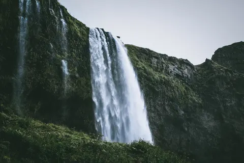 Papel de parede Cachoeira do Penhasco 4K · waterfall · 3840×2560