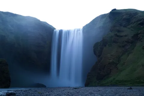 Papel de parede Cachoeira do Penhasco 4K · waterfall · 3840×2563