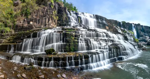 Cliff Waterfall 4K Wallpaper · waterfall · 3840×2023