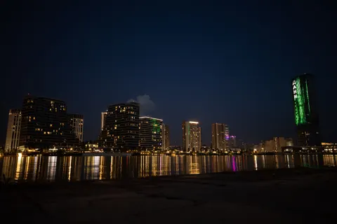 City Skyline at Night 4K Wallpaper · city · 3840×2560