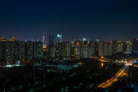 Gece Şehir Silueti 4K Duvar Kağıdı · city · 3840×2563