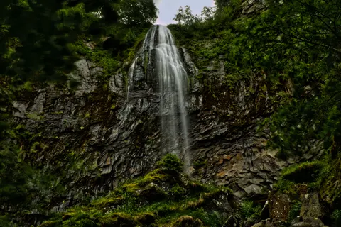 Hình nền Thác Nước Rừng 4K · waterfall · 3840×2563