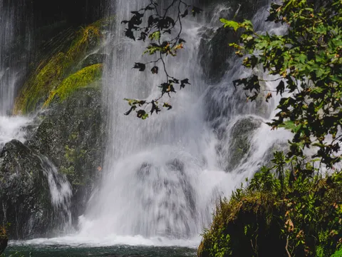 Forest Waterfall 4K Wallpaper · waterfall · 3840×2880