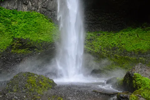 Forest Waterfall 4K Wallpaper · waterfall · 3840×2553