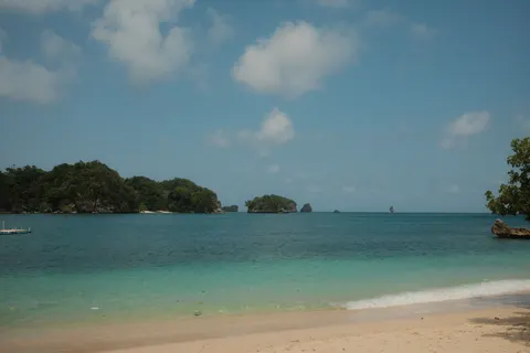 Fondo de pantalla Playa Tropical 4K · ocean · 3840×2560