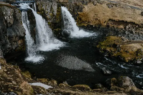 والپیپر آبشارهای ایسلند با کیفیت 4K · waterfall · 3840×2560
