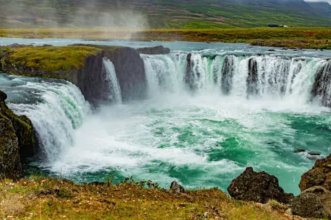Iceland Falls 4K Wallpaper · waterfall · 3840×2560