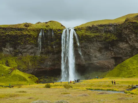 Tapeta Wodospady Islandii 4K · waterfall · 3840×2880