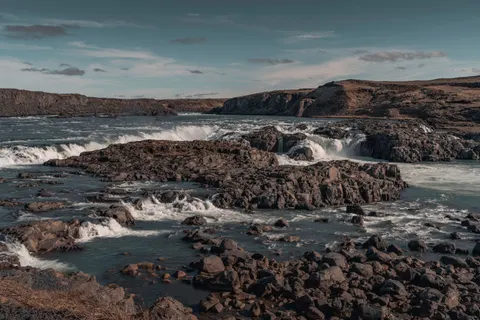 والپیپر آبشارهای ایسلند با کیفیت 4K · waterfall · 3840×2560