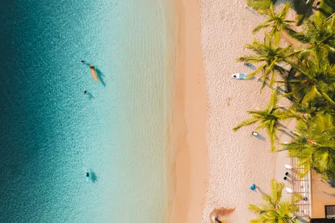 Tapeta Tropikalna Plaża 4K · ocean · 3840×2558