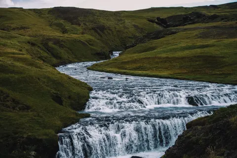 Islands Wasserfälle 4K Hintergrundbild · waterfall · 3840×2560