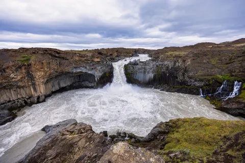 Hình nền Thác Nước Iceland 4K · waterfall · 3840×2561
