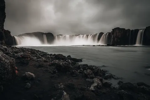 Iceland Falls 4K Wallpaper · waterfall · 3840×2560