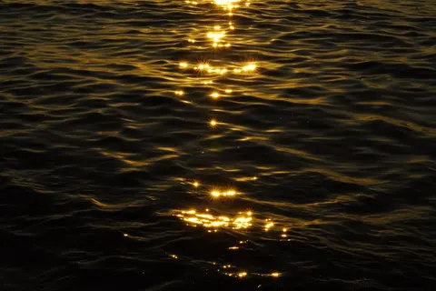 Gold Foil 4K Wallpaper · textures · 3840×2560