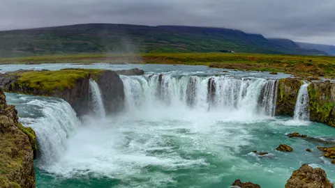 والپیپر آبشارهای ایسلند با کیفیت 4K · waterfall · 3840×2160