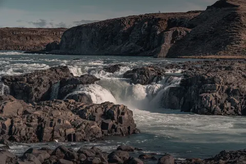 والپیپر آبشارهای ایسلند با کیفیت 4K · waterfall · 3840×2560