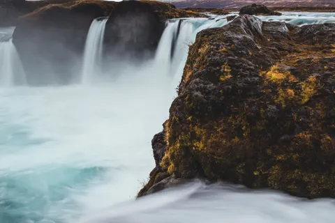 والپیپر آبشارهای ایسلند با کیفیت 4K · waterfall · 3840×2560