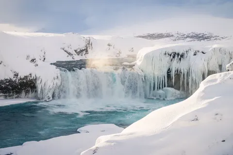 والپیپر آبشارهای ایسلند با کیفیت 4K · waterfall · 3840×2563