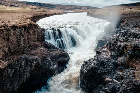 Iceland Falls 4K Wallpaper · waterfall · 3840×2560