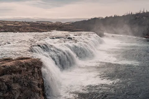 والپیپر آبشارهای ایسلند با کیفیت 4K · waterfall · 3840×2560