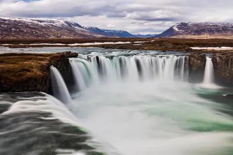 والپیپر آبشارهای ایسلند با کیفیت 4K · waterfall · 3840×2562