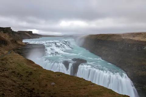 والپیپر آبشارهای ایسلند با کیفیت 4K · waterfall · 3840×2561