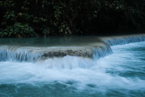 Jungle Waterfall 4K Wallpaper · waterfall · 3840×2560