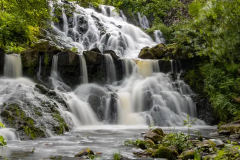 Silky Waterfall 4K Wallpaper · waterfall · 3840×2560