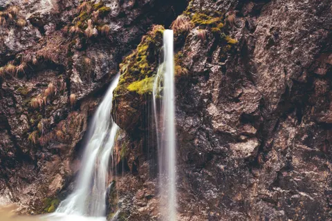İpeksi Şelale 4K Duvar Kağıdı · waterfall · 3840×2560