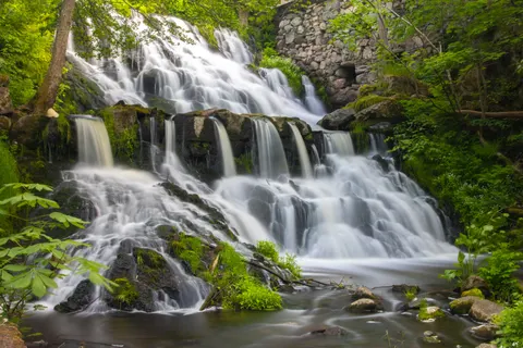 Silky Waterfall 4K Wallpaper · waterfall · 3840×2560