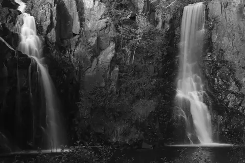 Silky Waterfall 4K Wallpaper · waterfall · 3840×2560