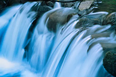 Silky Waterfall 4K Wallpaper · waterfall · 3840×2561