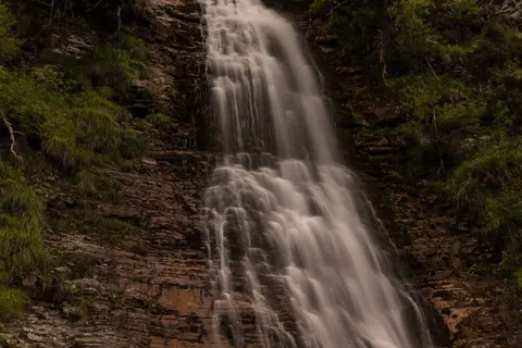 Silky Waterfall 4K Wallpaper · waterfall · 3840×2560