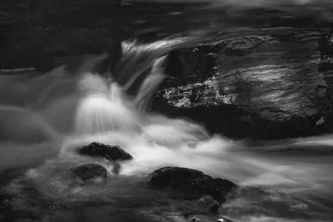 Silky Waterfall 4K Wallpaper · waterfall · 3840×2563