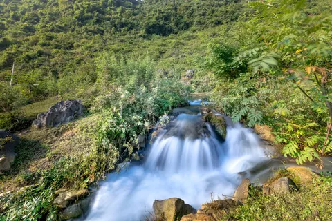 Sfondo Cascata di Seta 4K · waterfall · 3840×2561