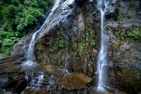 Silky Waterfall 4K Wallpaper · waterfall · 3840×2560