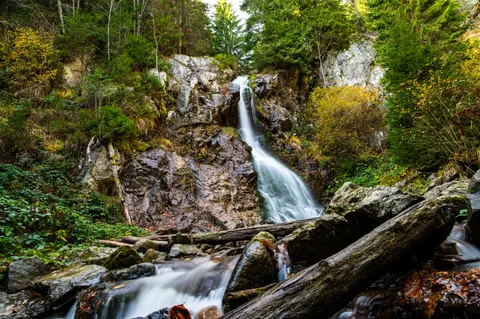 Silky Waterfall 4K Wallpaper · waterfall · 3840×2555