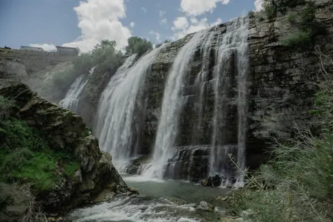 Papel de parede Cachoeira do Penhasco 4K · waterfall · 3840×2560