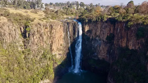 Papel de parede Cachoeira do Penhasco 4K · waterfall · 3840×2160