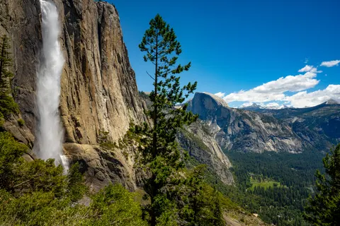Uçurum Şelalesi 4K Duvar Kağıdı · waterfall · 3840×2560