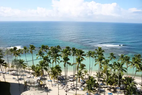 Tropical Beach 4K Wallpaper · ocean · 3840×2560