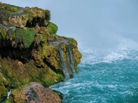 Uçurum Şelalesi 4K Duvar Kağıdı · waterfall · 3840×2880