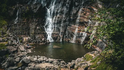 Wallpaper Air Terjun Tebing 4K · waterfall · 3840×2160