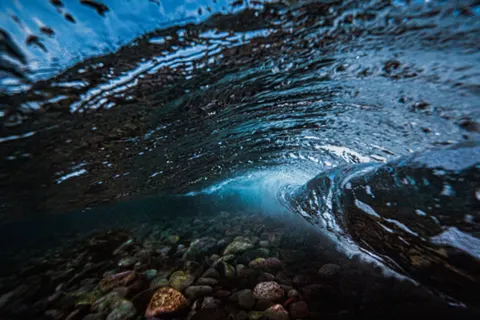 Tapeta Głęboki Błękit 4K · underwater · 3840×2560